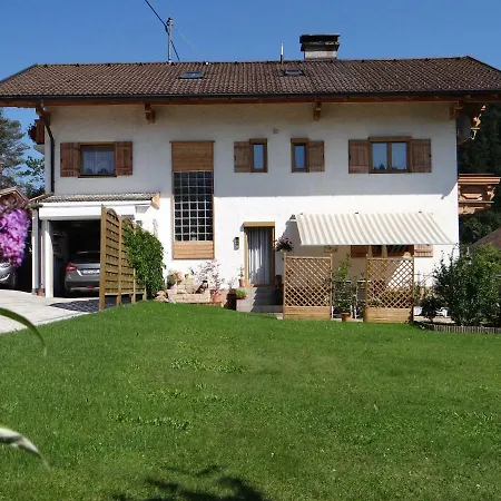 Bergfrieden Habitación en casa particular